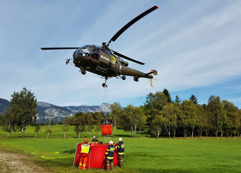 Große Feuerwehr und Flugdienstübung