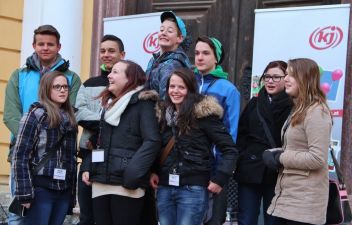 Junges Leben erfüllt alte Gemäuer