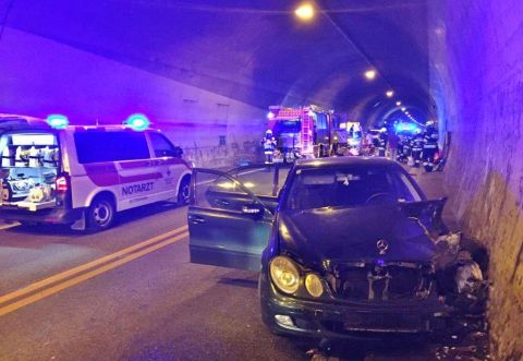 Verkehrsunfall im Selzthaltunnel