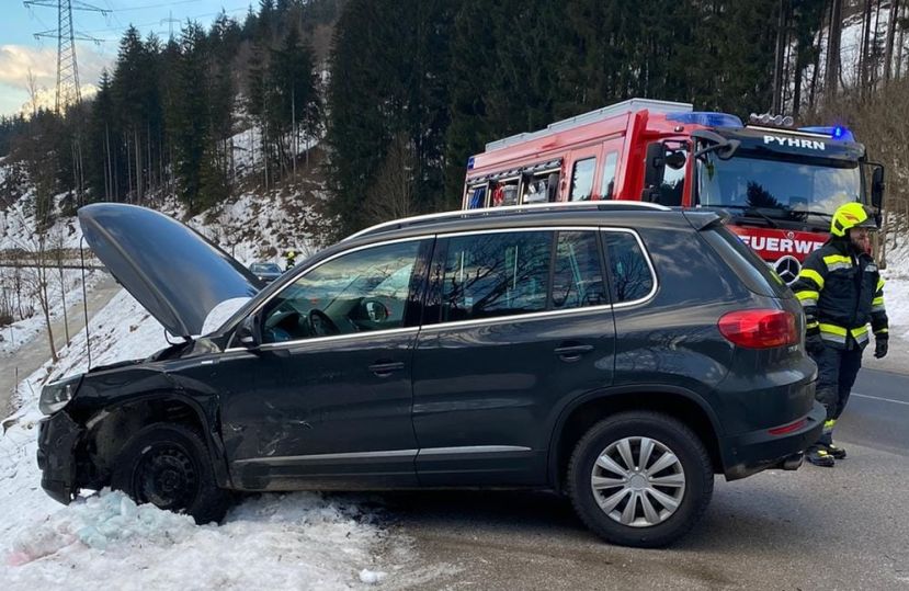 Kollision zwischen zwei Pkw