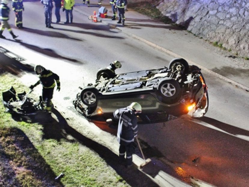 Spektakulärer Verkehrsunfall vor Stainach