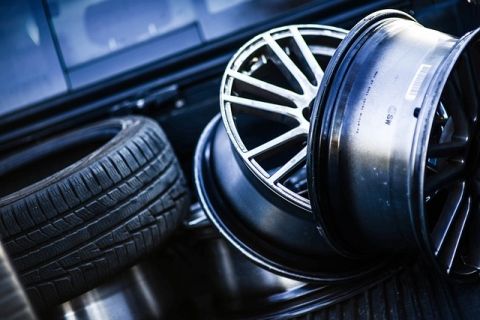 40 PKW Autoreifen gestohlen