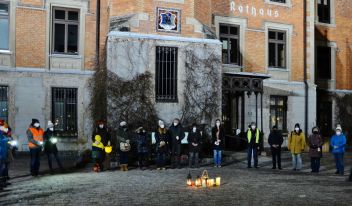 Ein schwaches Licht gegen das Vergessen