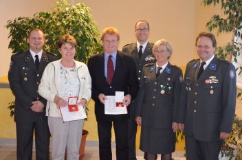 Bernhard Gugl, Fr. Irmgard Ries, Josef Platzer, BezirksGF Ing. Markus Schöck, Referentin Herta Schüttbacher und Referent Johann Bodenwinkler