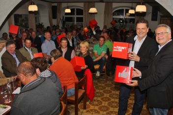 Motiviert in die Gemeinderatswahlsvorbereitungen- LAbg. Ewald Persch, GVV-Landesgeschäftsführer Günther Priker und die SPÖ GemeindemandatarInnen der Region Liezen