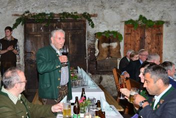 Jägerlegende feierte mit Freunden seinen Achtziger