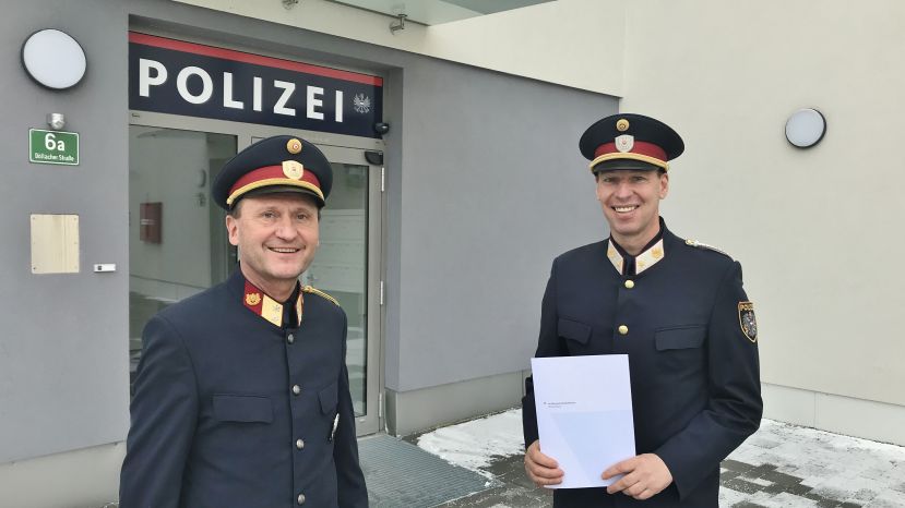 Bezirkspolizeikommandant von Liezen, Oberstleutnant Siegmund Schnabl, BA  mit Kontrollinspektor Christian Schwaiger