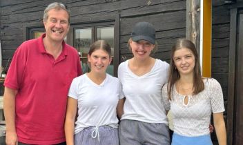 Mag. Sackl- Mayer, Susanne Uray, Julia Schrottshammer und Johanna Rotmann