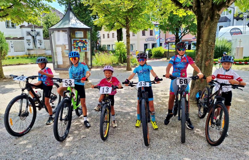 Junge Pedal-Helden im Bezirk