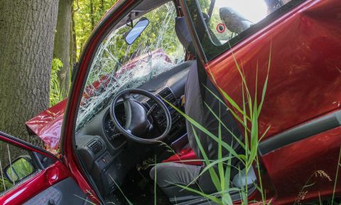 Von Straße abgekommen und verletzt