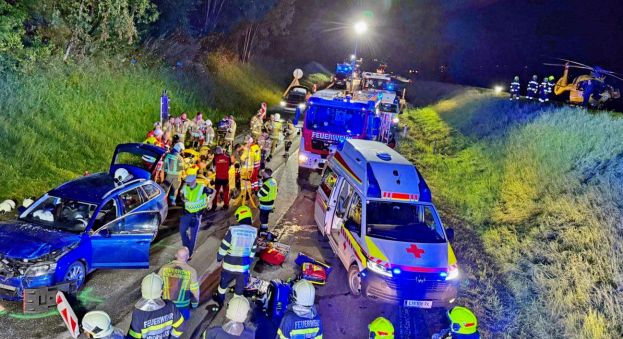 Schwerer Auffahrunfall auf der B320