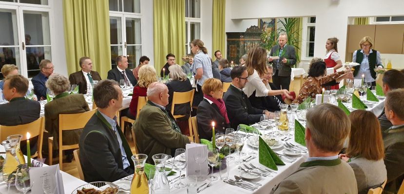 Wirtschaft trifft Landwirtschaft im Grabnerhof