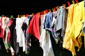 Gegen massive Verschwendung von Kleidern