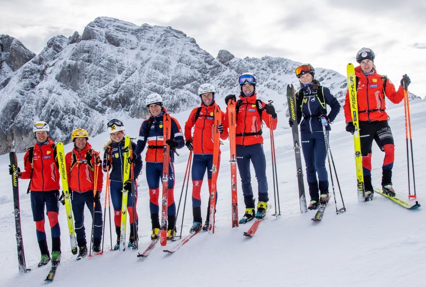 Das ÖSV-Nationalteam im Skibergsteigen nutzt die optimalen Trainingsbedingungen am Dachsteingletscher. 