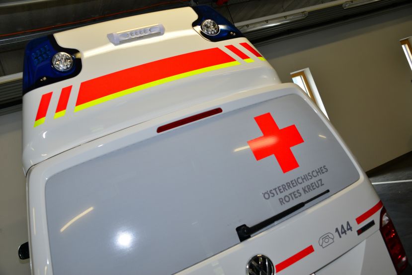 Fußgängerin von Klein-Lkw niedergestoßen