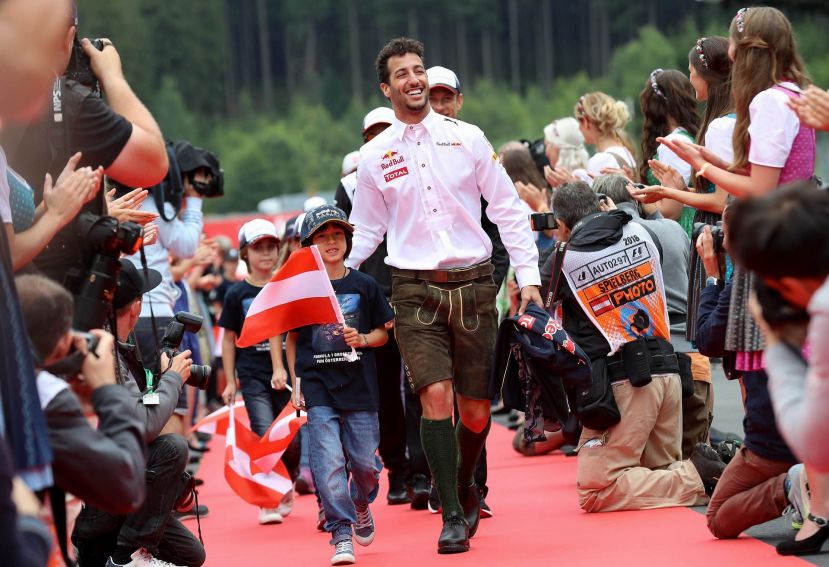 AUF „AUGENHÖHE“ MIT DEN STARS