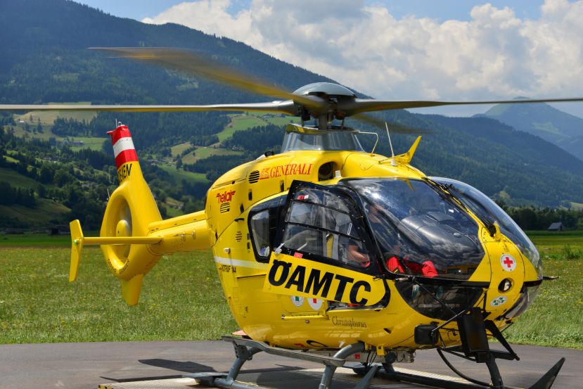 Dachdecker stürzt 5m zu Boden