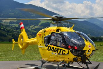 Dachdecker stürzt 5m zu Boden