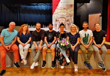 Mag. Hartwig Strobl(GFstadtmarketing &amp; tourismus), Andrea Heinrich(Kultur), Ina Regen mit Band und Frau Bürgermeister Roswitha Glashüttner