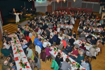 Bürgermeister Rudi Hakel ließ im Kulturhaus Liezen die Ehrenamtlichen hochleben