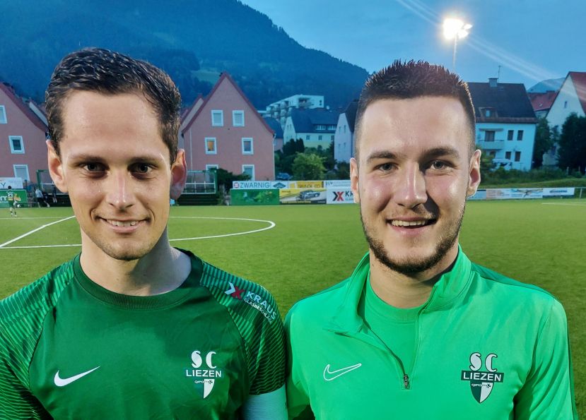 Senad Buljubasic(rechts) erzielte im Spiel SC Liezen gegen SV Rottenmann den Ausgleich zum 1:1 für die Liezener und Kapitän Domimik Presul verwertete den entscheidenden Elfmeter zum Sieg