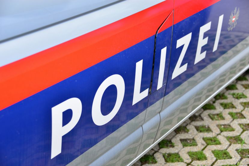 Felssturz auf die B115 bei Lainbach