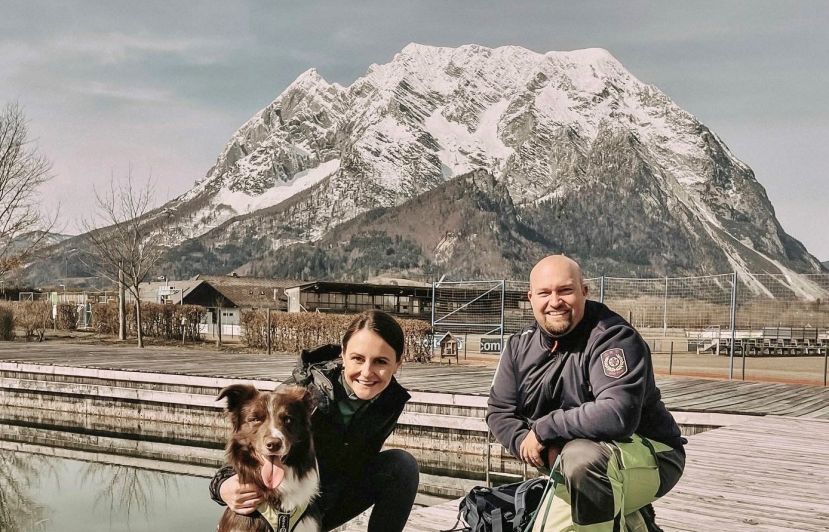 NR Corinna Scharzenberger mit Andreas Stuprich und "Scotty".