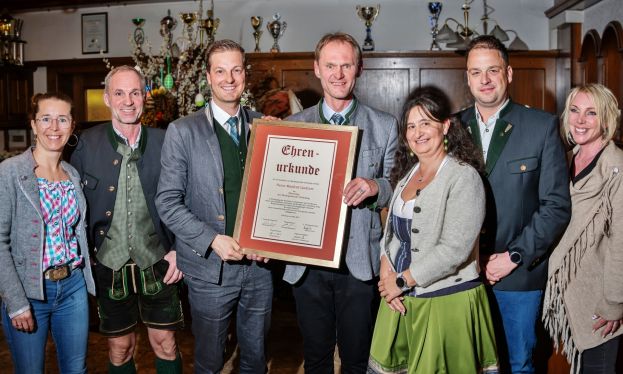 Gemeinderätin Sabine Pretscherer, Finanzreferent Ulrich Höring, Bürgermeister Thomas Reingruber, Manfred Lindtner, 1. Vizebürgermeisterin Alexandra Rauch, Gemeinderat Florian Schlömmer und Gemeinderätin Heidi Trinker
