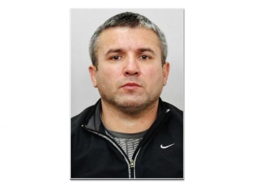Polizei sucht nach Einbrecher.