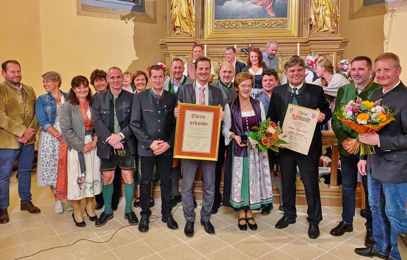 Doppelehrung für 30 Jahre Chorleitung
