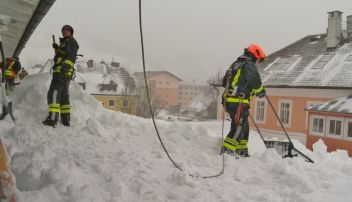 Feuerwehren unterstützen Grundversorgung