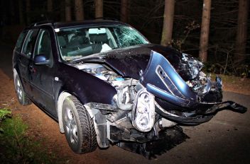 Unfall zweier PKW auf der B146