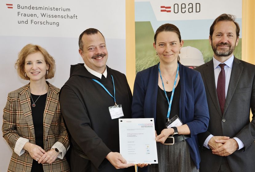 Wissenschaftsministerin Eva-Maria Holzleitner, P. Thomas Stellwag-Carion O. S. B., die künftige Schulleiterin Katja Maierhofer und Präsident des ÖAD Jakob Calice