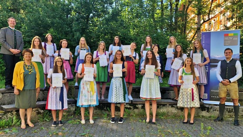„Kleine Maturazeugnisse“ an der HLWplus überreicht