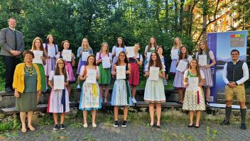 „Kleine Maturazeugnisse“ an der HLWplus überreicht