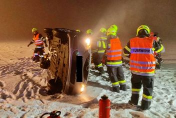 Verkehrsunfall auf der B146 bei Unterdorf