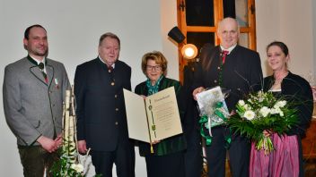 Ing. Wolfram Simon Zeiser, BM Friedrich Stangl, Landeshauptfrau i. R. Waltraud Klasnic, Vizebürgermeister Engelbert Schaunitzer und Burgfrau Mag. Marianne Boesch-Leibrecht