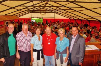 v.l. Rgf Adrian Zauner, Bgm. Johann Egger, BRin Johanna Köberl, PV. Bez. Vors. Eckhard Erlinger, Vzbgm. Roswitha Glashüttner und PV Obmann Gerhard Fölsner