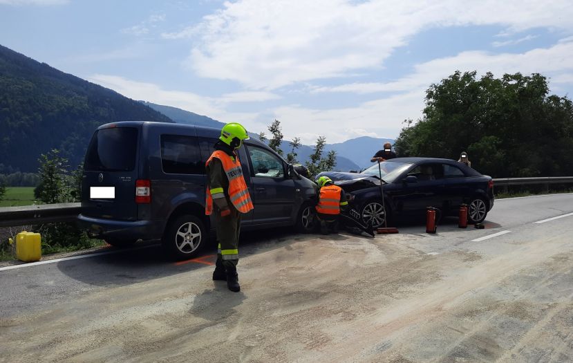 Verkehrsunfall auf der B146