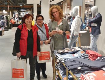 ÖGB-RF Antonia Baumann, ÖGB-RF-Stv. Ingrid Rieder und Betriebrätin Iris Polach