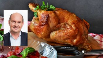 Johann Mitterhauser Inhaber vom Gasthaus zum schoarf´n Eck und Team wünschen guten Appetit