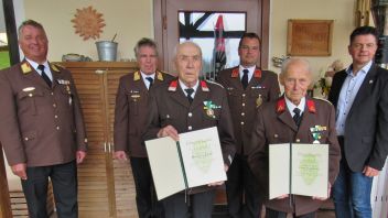 ABI Andreas Seebacher, BR Reinhold Binder, EOBM Hermann Zandl, HBI Bernhard Schachner, EHBI Franz Schachner und Bgm. Roland Raninger.