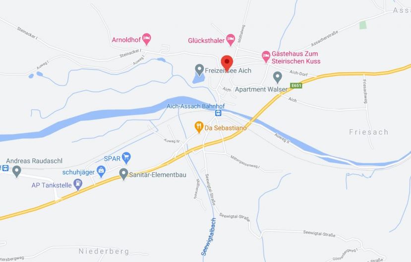 Pkw von Zug erfasst