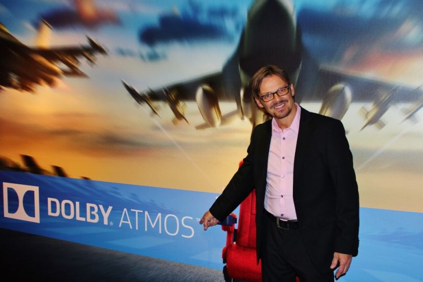 Manfred Dirninger (GF Star Movie Liezen) freut sich über den neuen 3D-Sound von Dolby Atmos bei Star Movie Liezen.