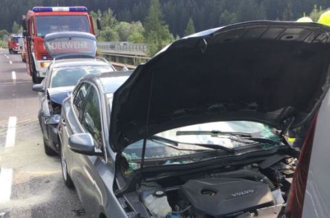 Verkehrsunfall mit 5 PKW auf der A9