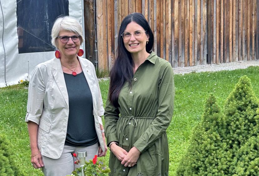 Führungswechsel bei den Liezener Lions-Damen. Ursula Hasitschka übergibt an Verena Isatitsch