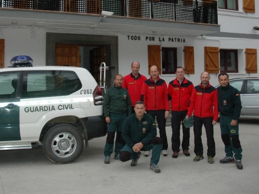 Alpinpolizisten mit Kollegen der Spanischen Guardia Civil de Montaña
