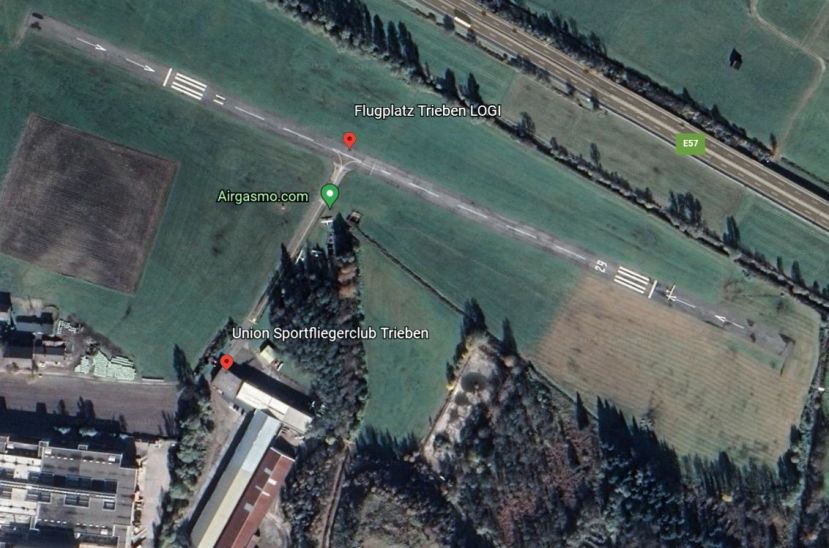 Hubschrauber auf dem Flugfeld umgekippt