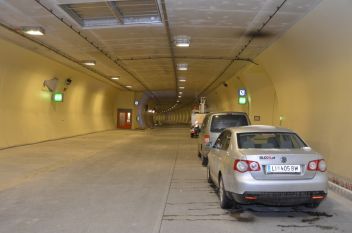 Besuchen Sie die Zweite Tunnelröhre