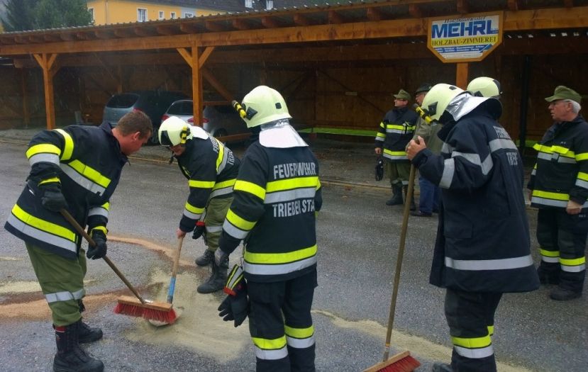 Ölalarm im Zentrum von Trieben